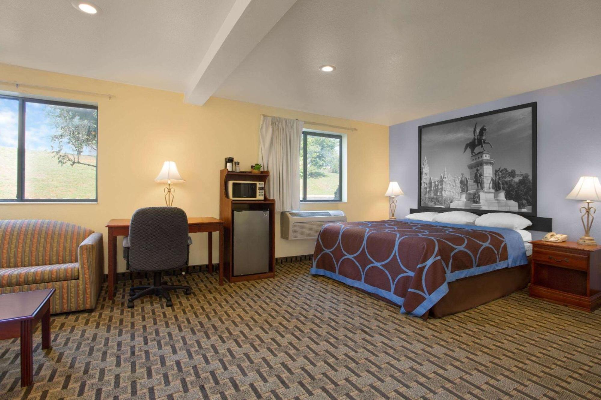 Super 8 By Wyndham Lynchburg Va Ξενοδοχείο Εξωτερικό φωτογραφία