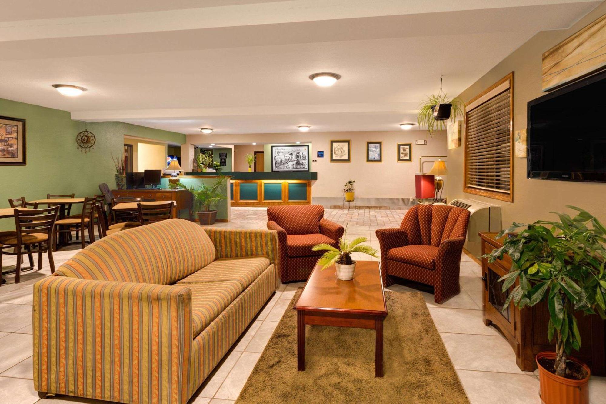 Super 8 By Wyndham Lynchburg Va Ξενοδοχείο Εξωτερικό φωτογραφία