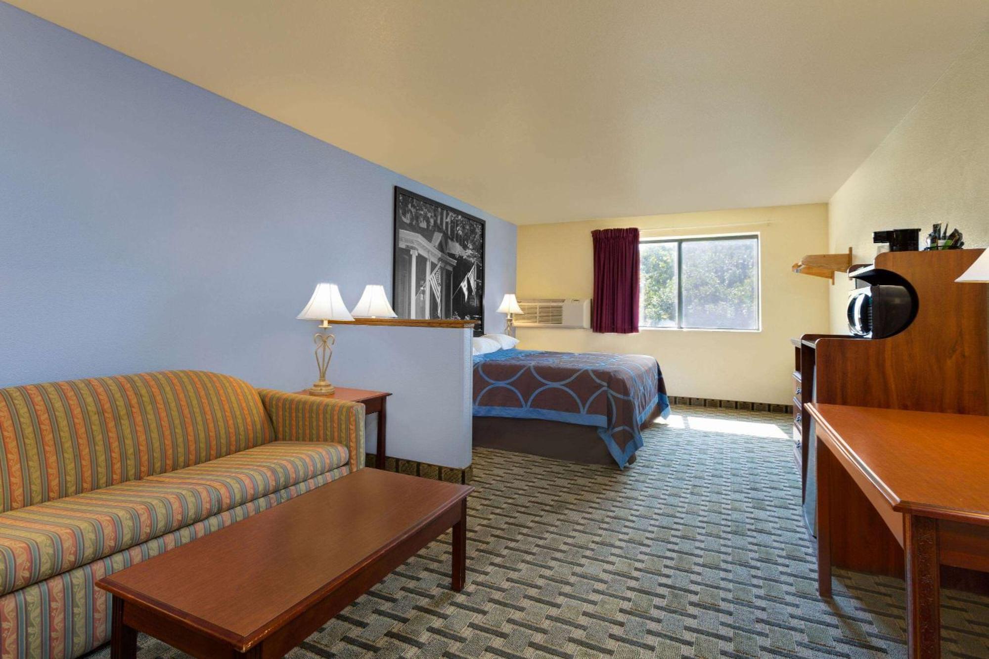 Super 8 By Wyndham Lynchburg Va Ξενοδοχείο Εξωτερικό φωτογραφία